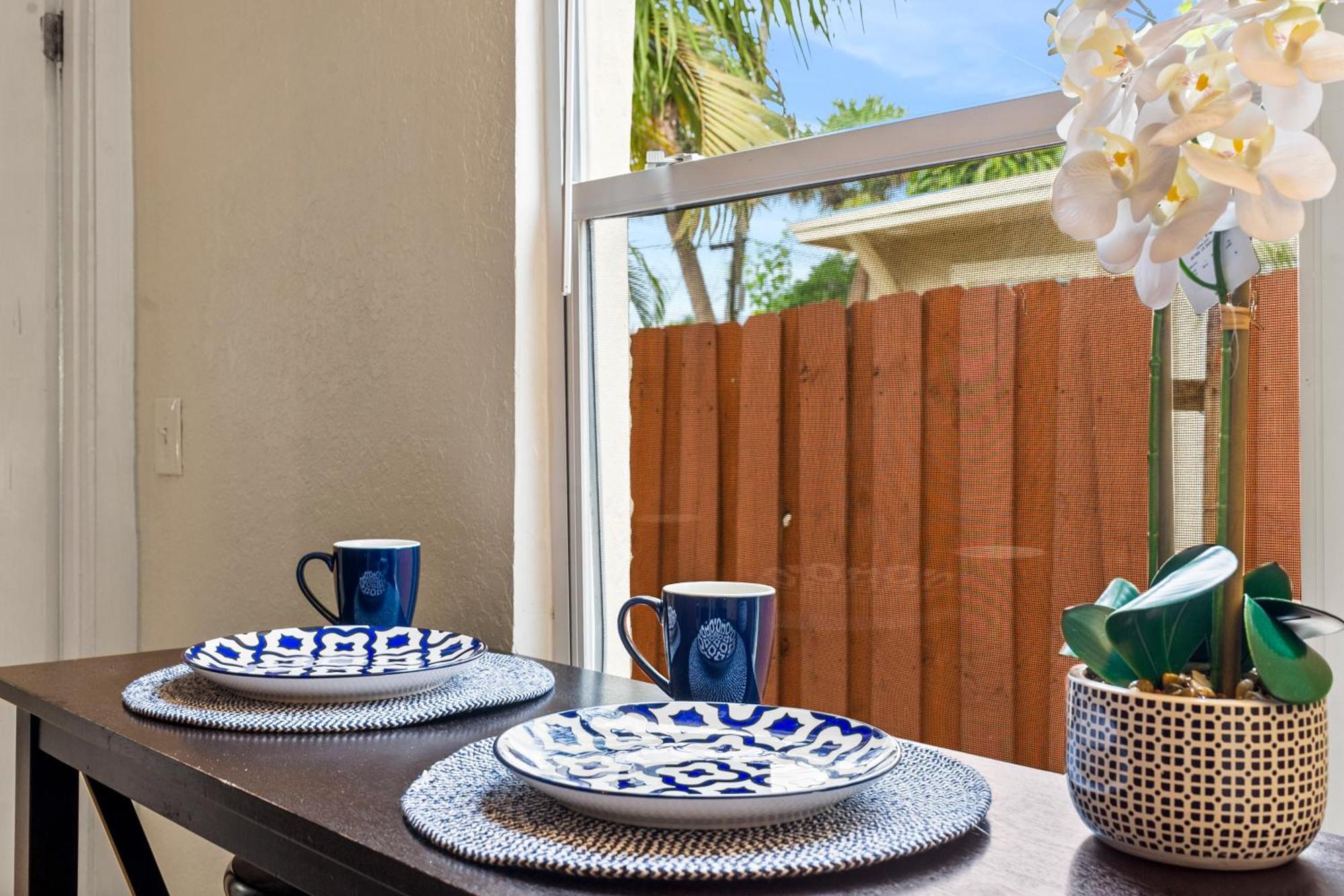 Chic Downtown Vacation Home And Guest Home West Palm Beach Buitenkant foto