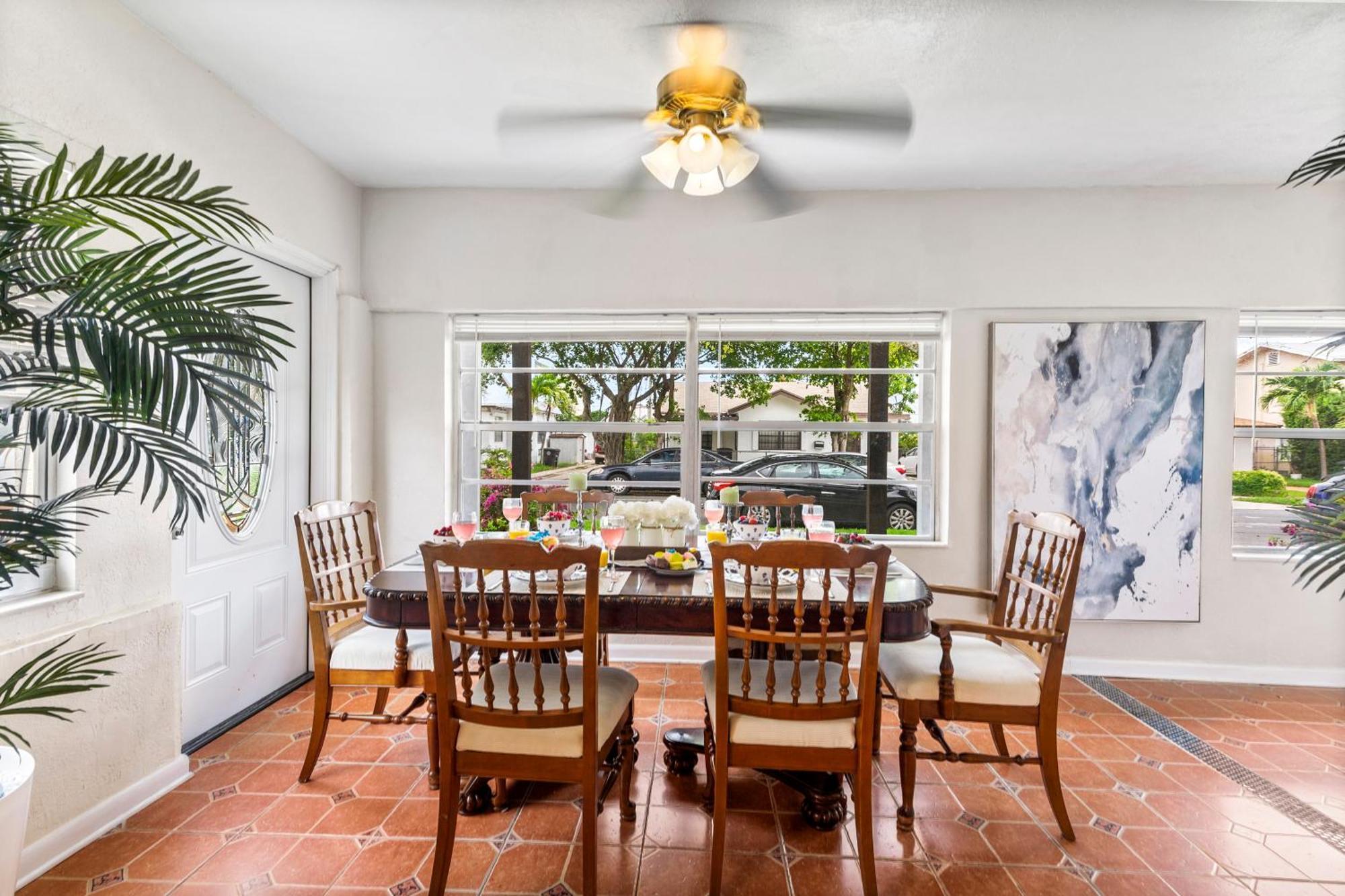 Chic Downtown Vacation Home And Guest Home West Palm Beach Buitenkant foto