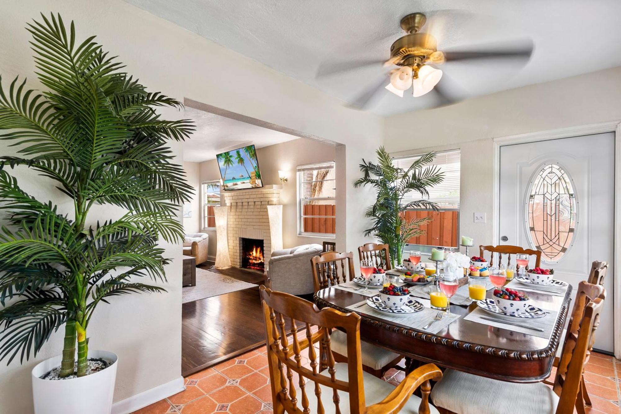 Chic Downtown Vacation Home And Guest Home West Palm Beach Buitenkant foto